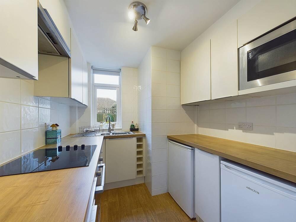 Apartment in Dartford - View 3