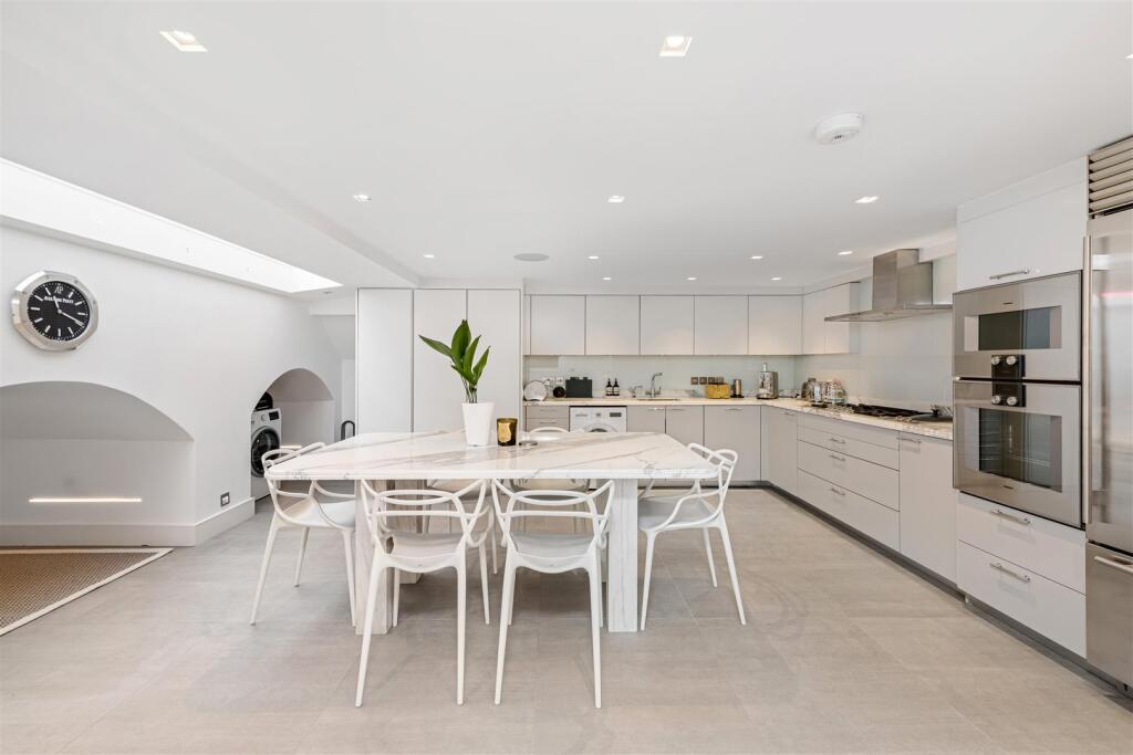 2 bedroom house for rent