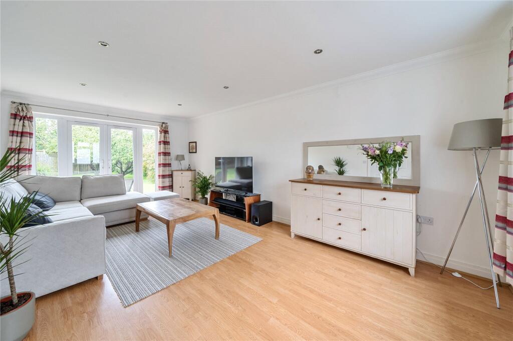 Cowley Close, Benhall, Cheltenham, GL51 - View 5
