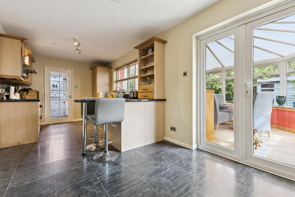 House in Perth - View 4