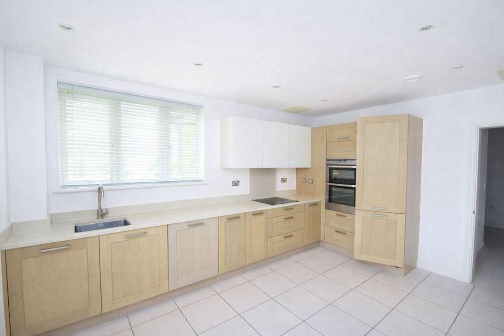 Darley Road, Eastbourne, BN20 photo 4