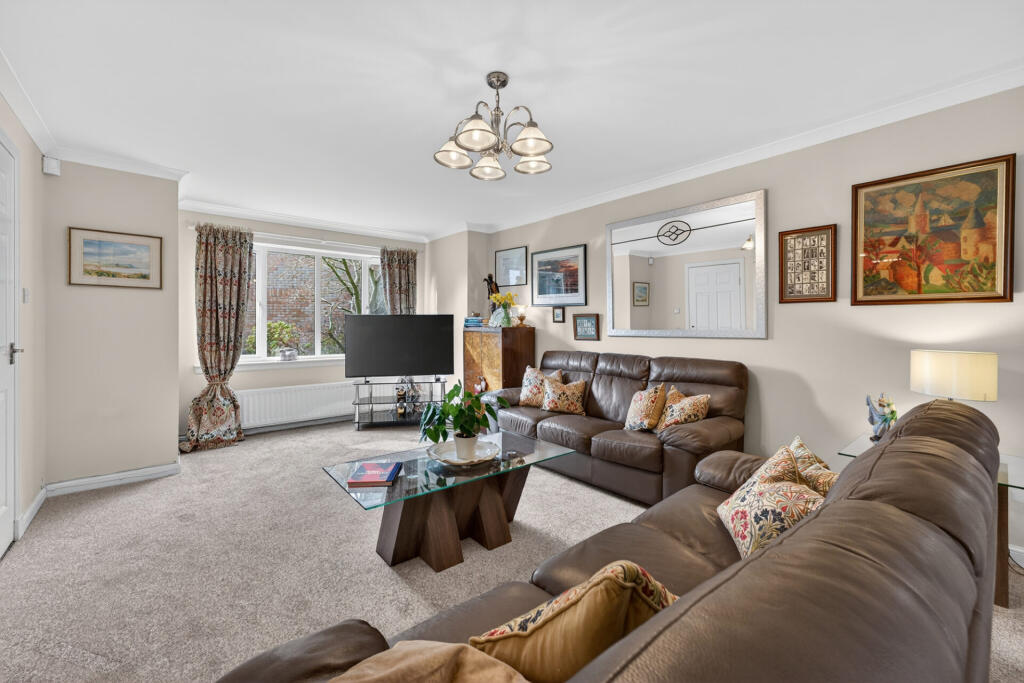 6 Bryden Place, Coylton, KA6 6QE photo 3