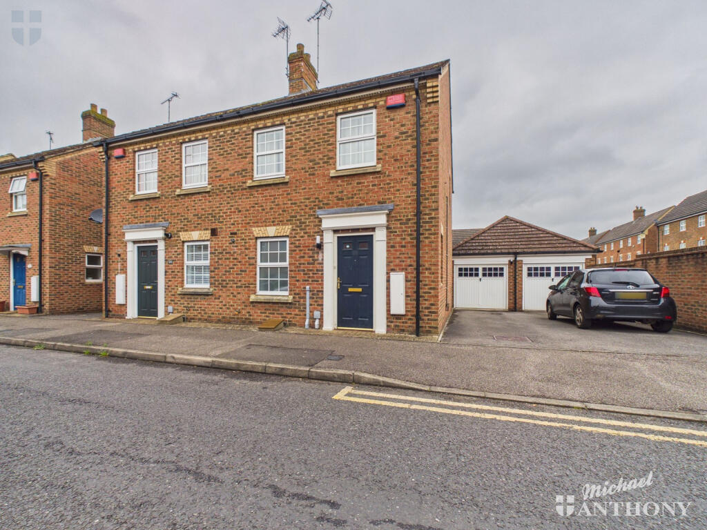 2-bed semi-detached on Great Meadow Way, Aylesbury, £300,000