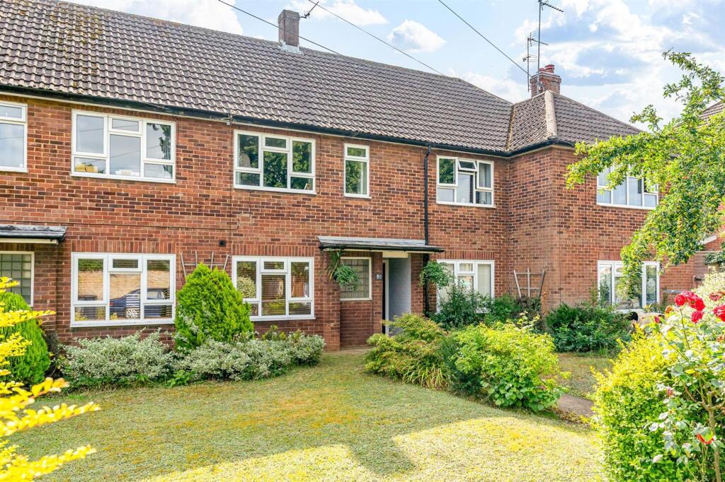 3-bed flat on Bengeo Street, Hertford, SG14, £399,995