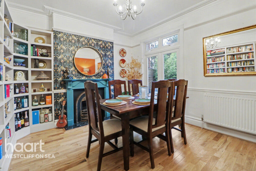 House in Southend-on-Sea, Essex - More