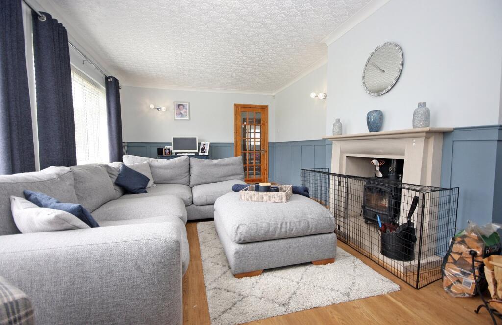 Minffordd Road, Llanrug, Gwynedd, LL55 photo 3