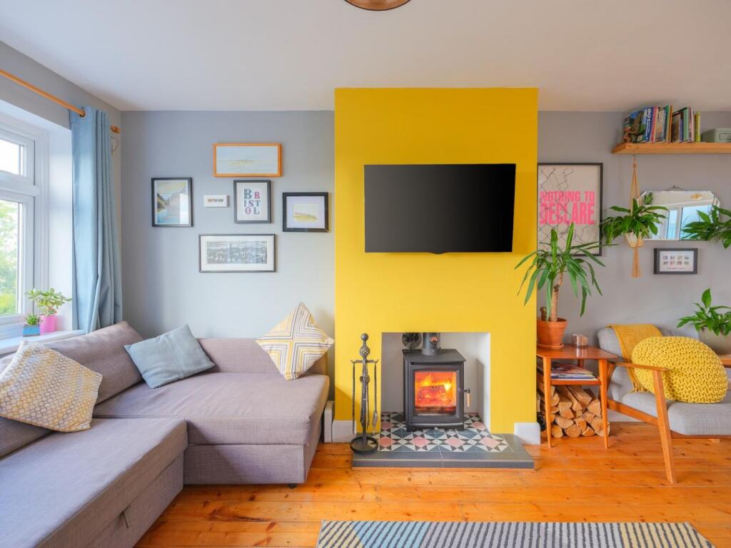 Main image of property: Novers Hill, Knowle