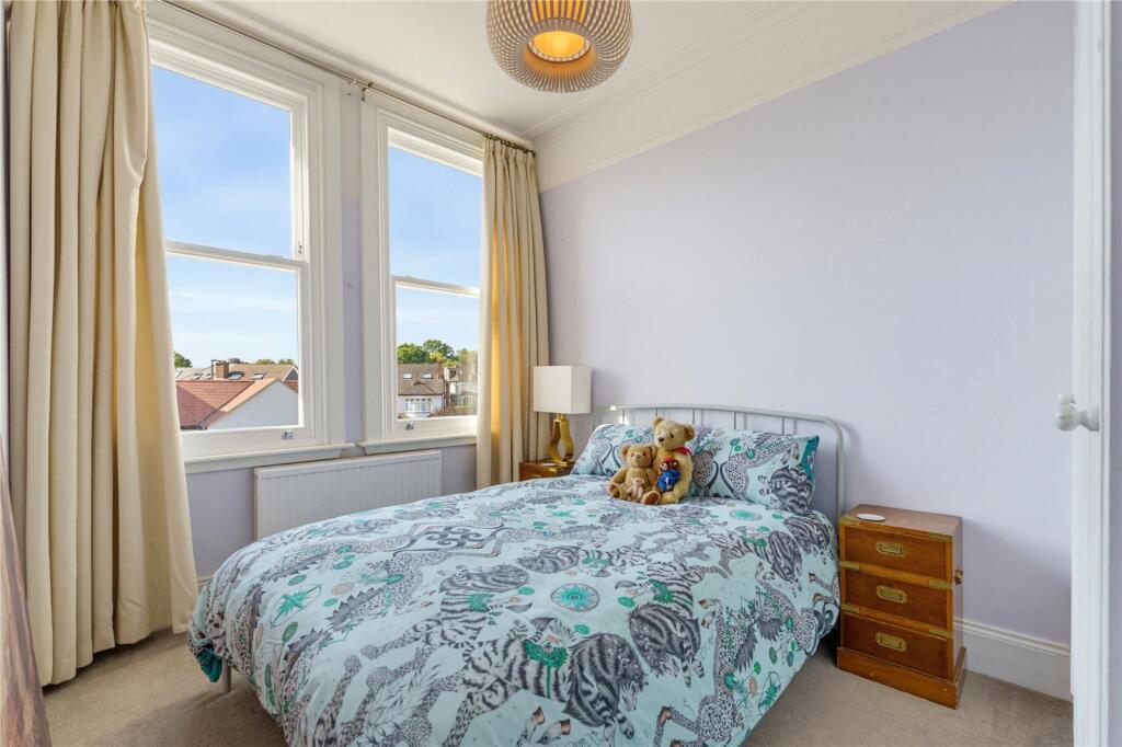Apartment in London - More
