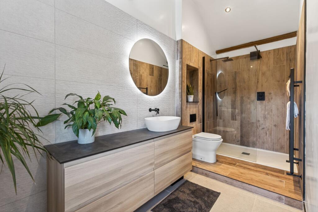 House in Bolton, Greater Manchester - View 3