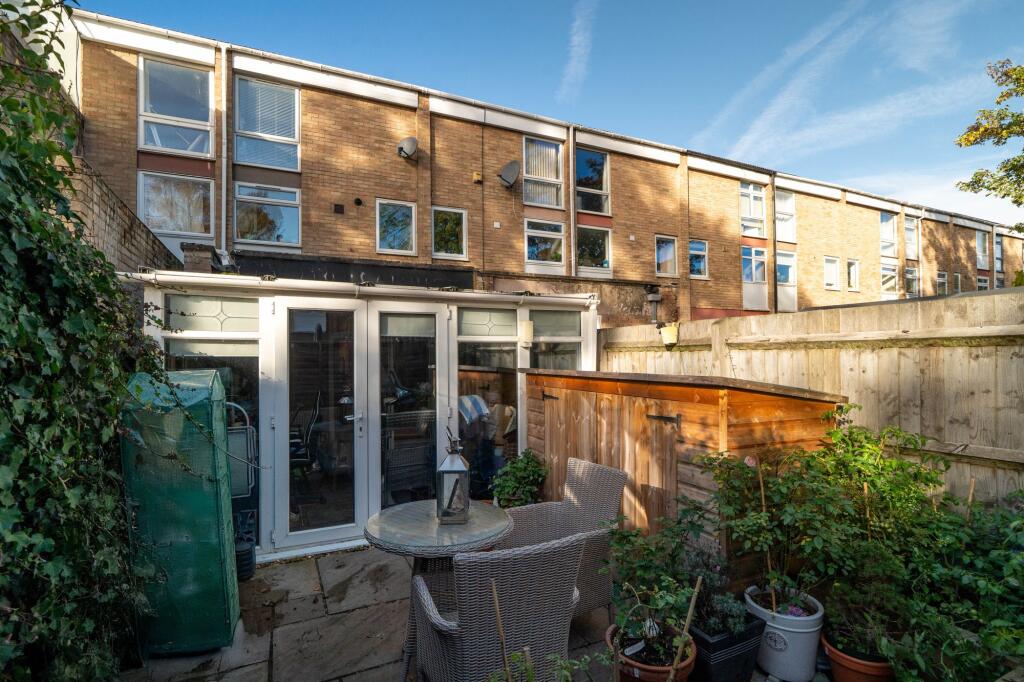Main image of property: Harefields, Oxford, OX2