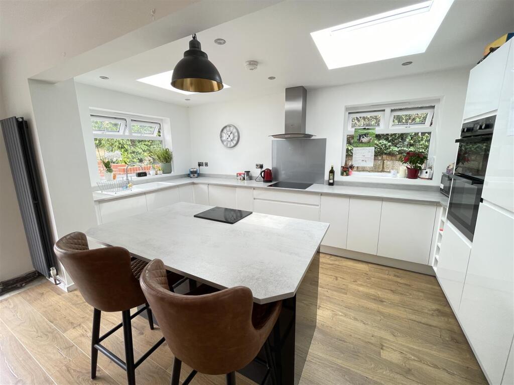 Herbert Road, Woodfalls, Salisbury photo 3