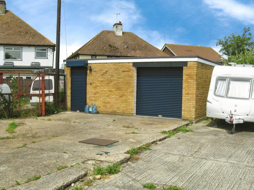 0954d089Brook 20Close 20july .jpg