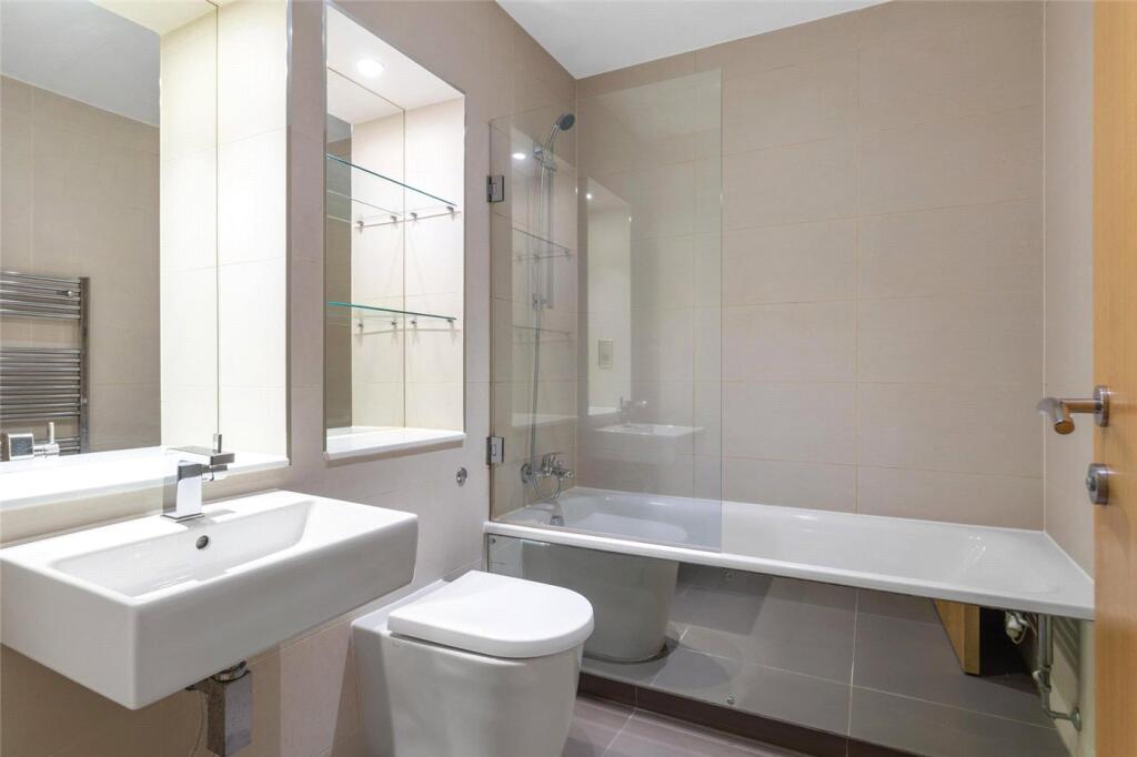Apartment in London - More
