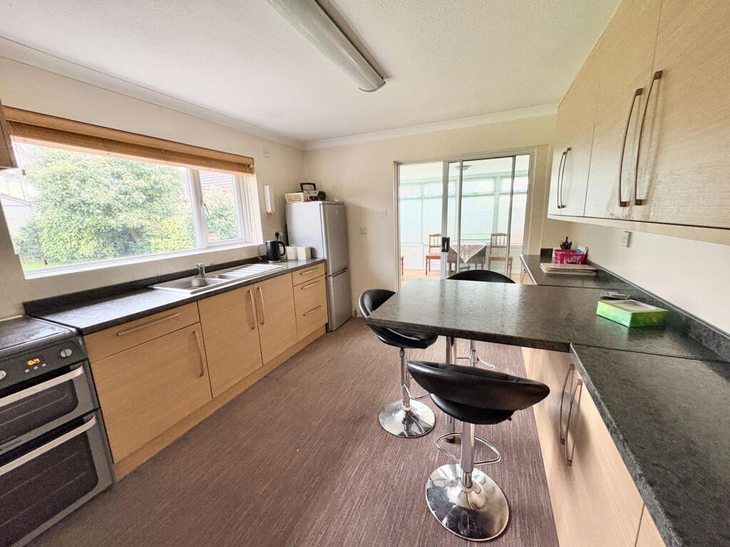 8 Station Road, Gosport PO12 3BT photo 4
