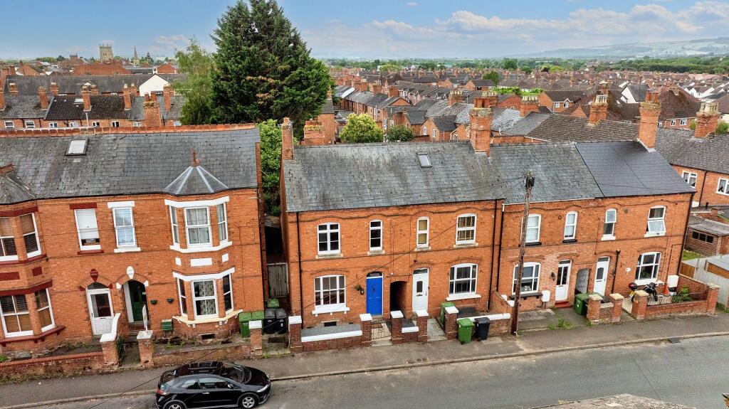 Main image of property: Queens Road, Evesham, WR11