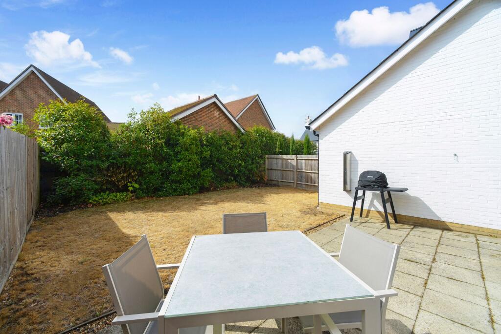 House in Waverley, Cranleigh - View 4