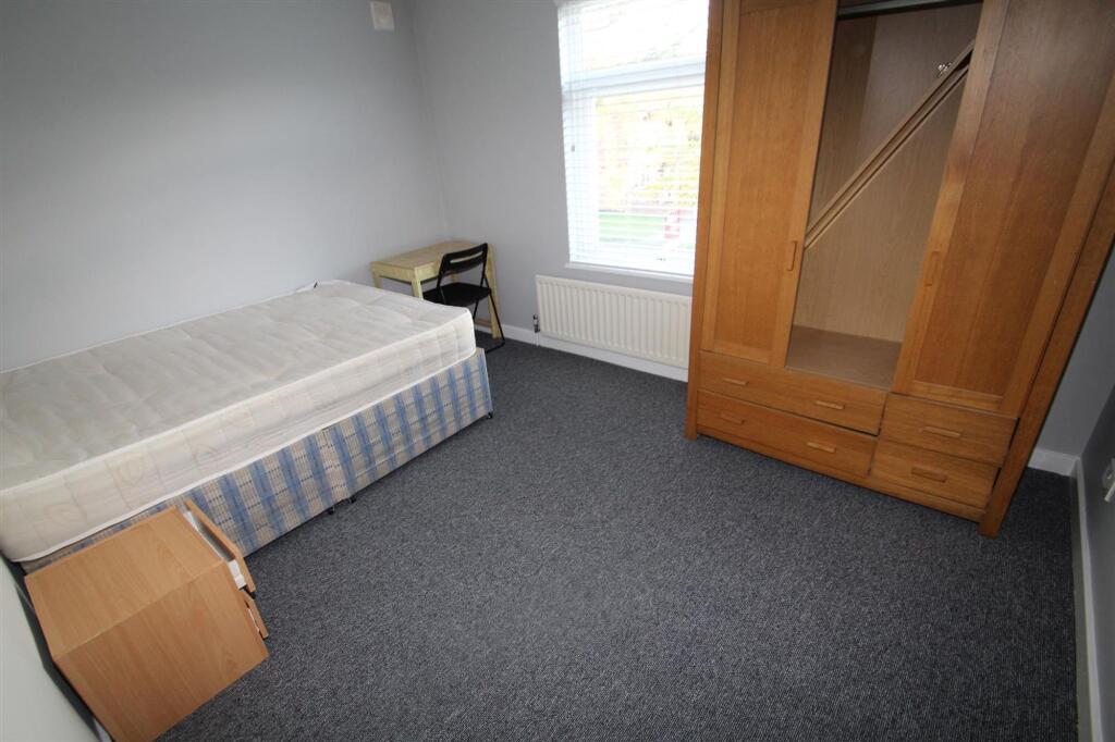 House in Southall - View 5