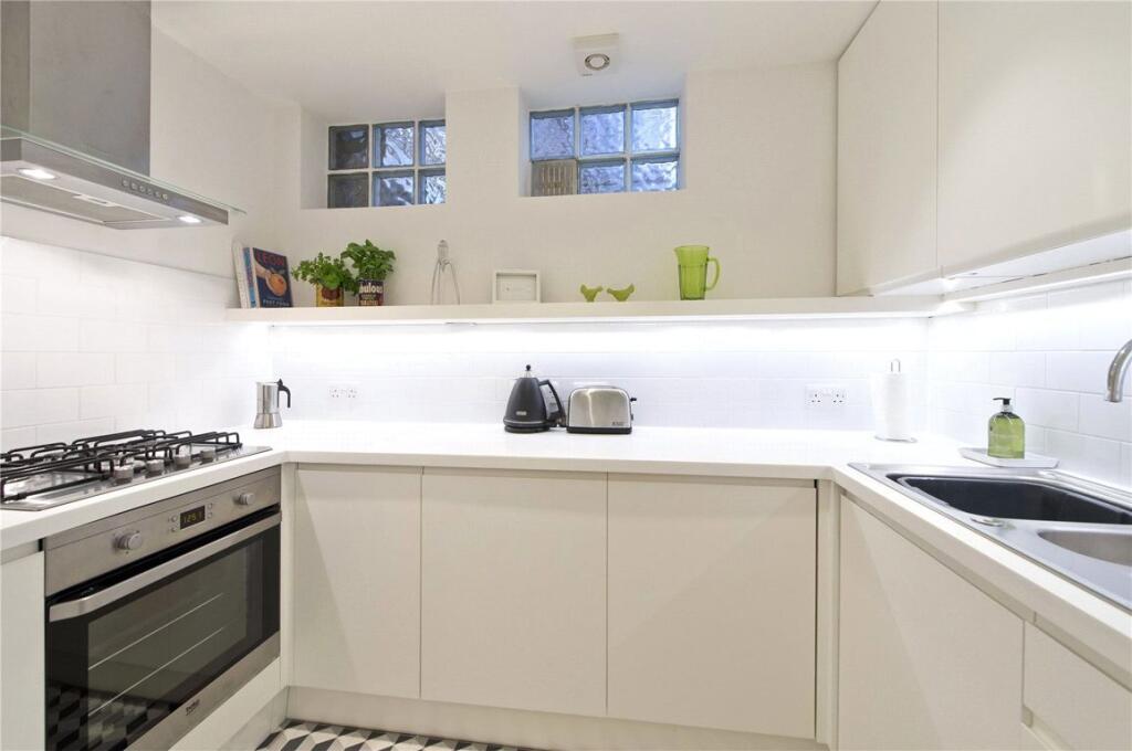 Apartment in London - View 5