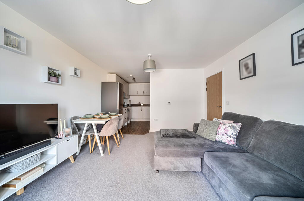 Apartment in Southampton, Waterside Park, Woolston - View 3