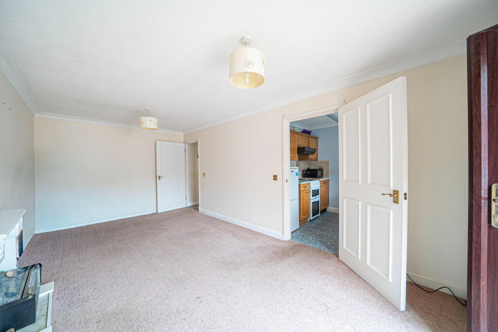Overton, Basingstoke, RG25 3JE photo 4