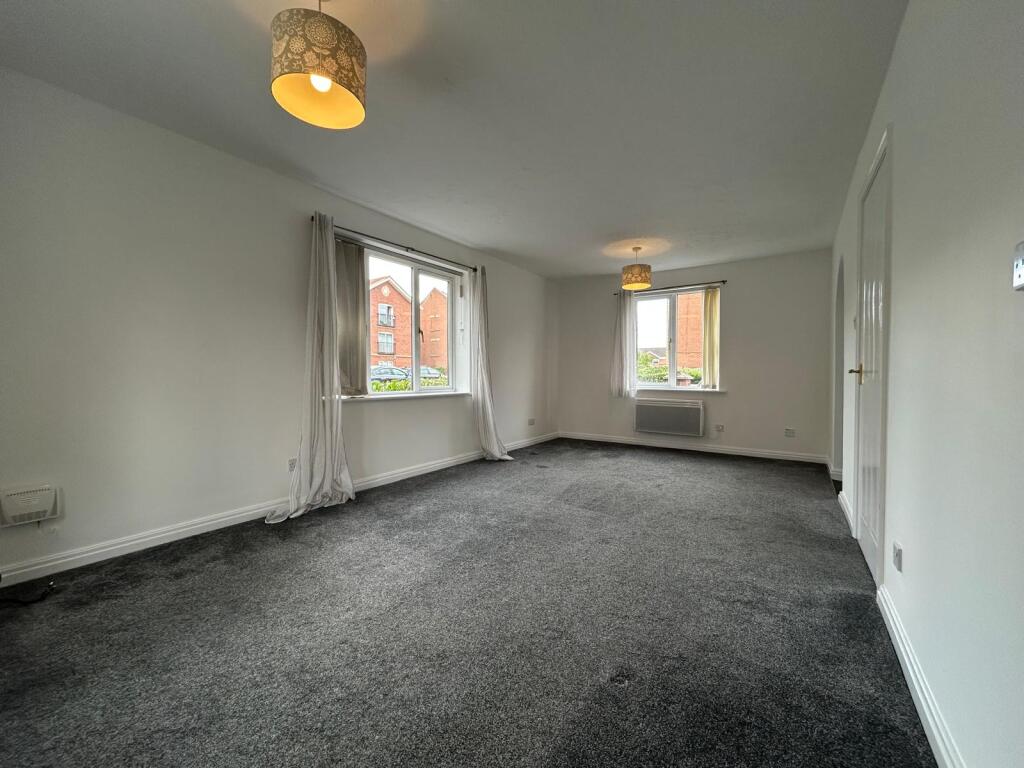 Apartment in Hull - View 5