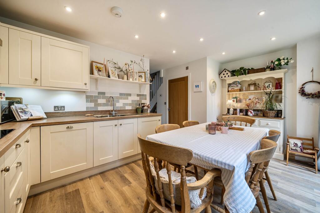 House in Southampton - More