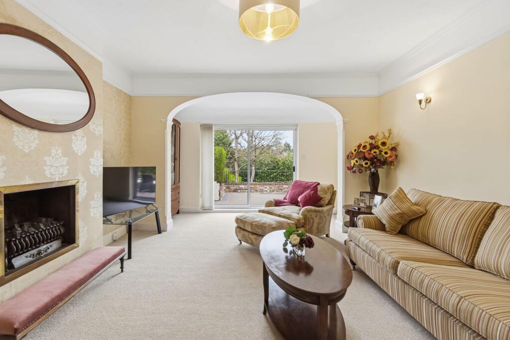 Furze Lane, Purley, CR8 photo 4