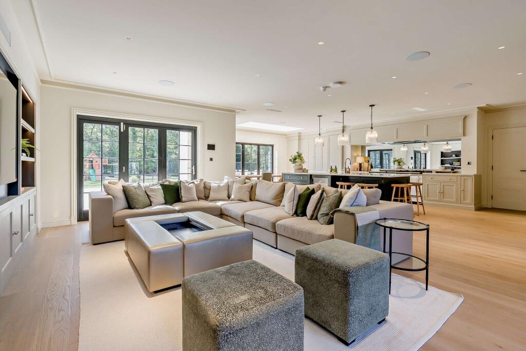 House in Higher Denham, Denham - View 4