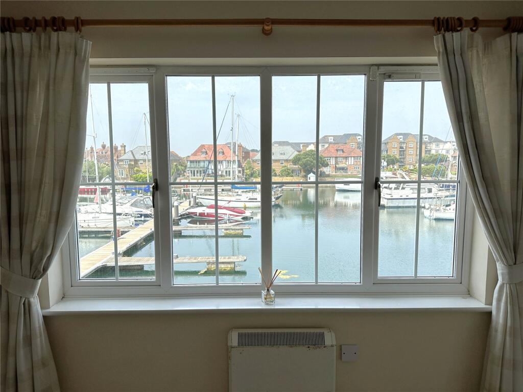 Apartment in Eastbourne, Port Moresby Place, Sovereign Harbour - View 5