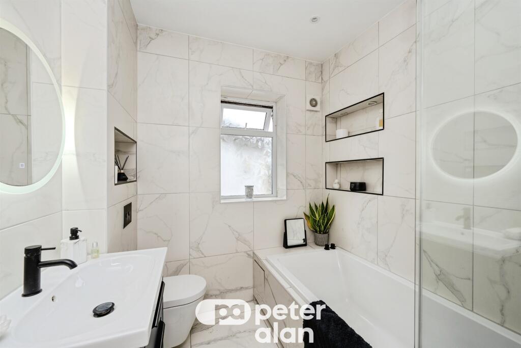 House in Neath, Cimla - View 5