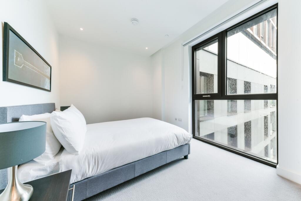 Apartment in London - More