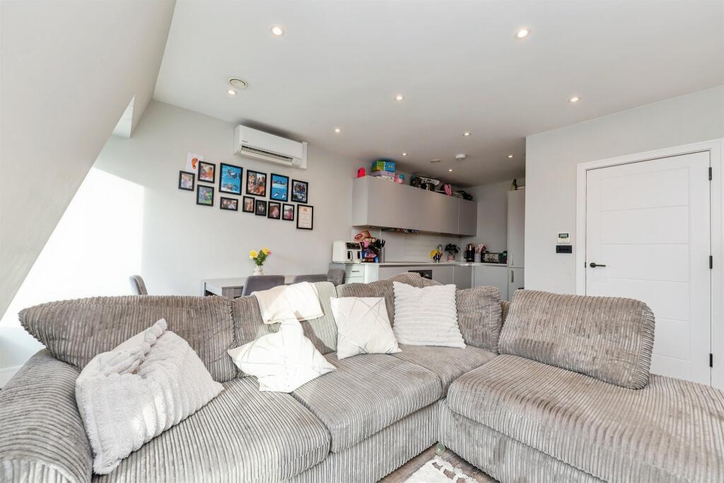 Additional image 7 of Parkway, Welwyn Garden City