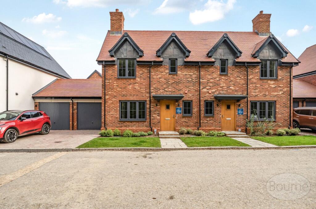 3-bed semi-detached on Old Farm Close, Petersfield, Hampshire, GU31, £579,950