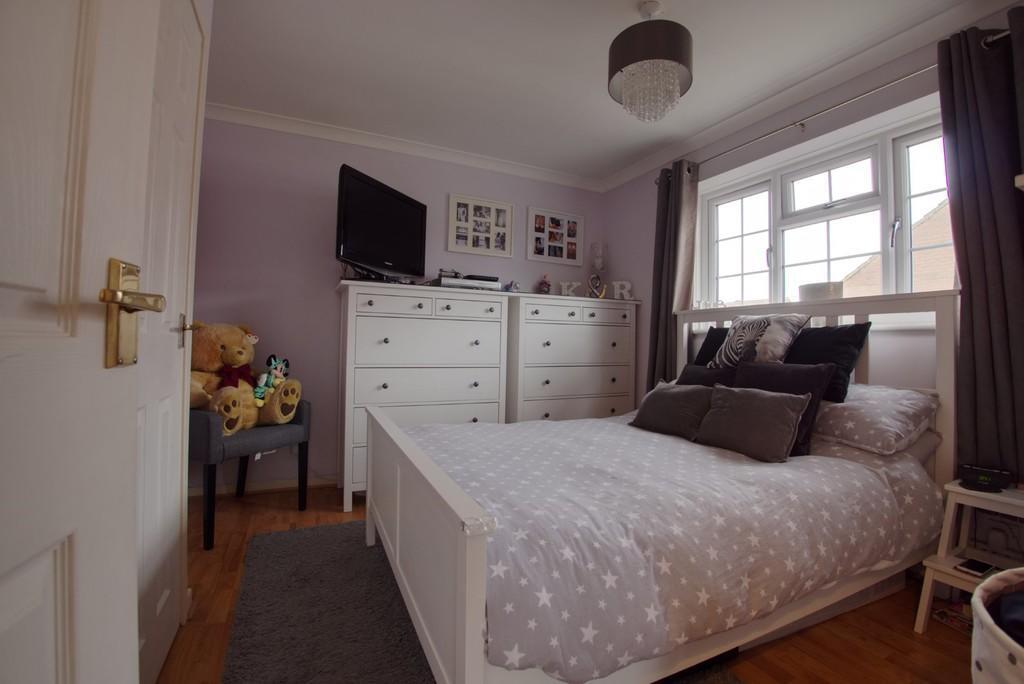 House in Aylesbury, Buckinghamshire - View 5