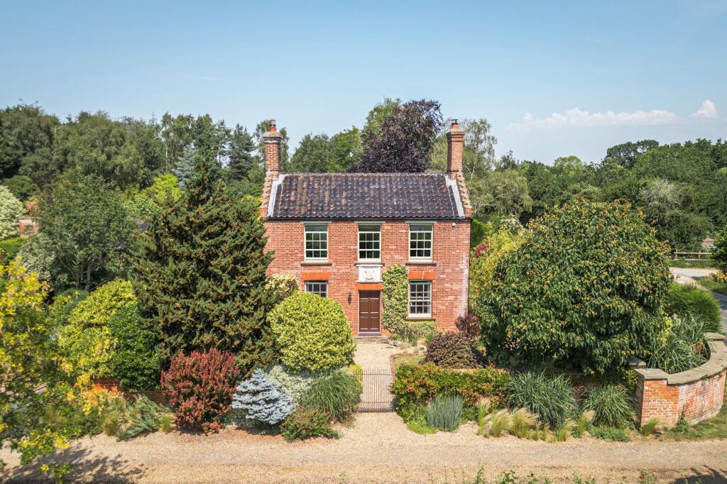 Impressive Grade II Listed Period Country House in Wood Norton