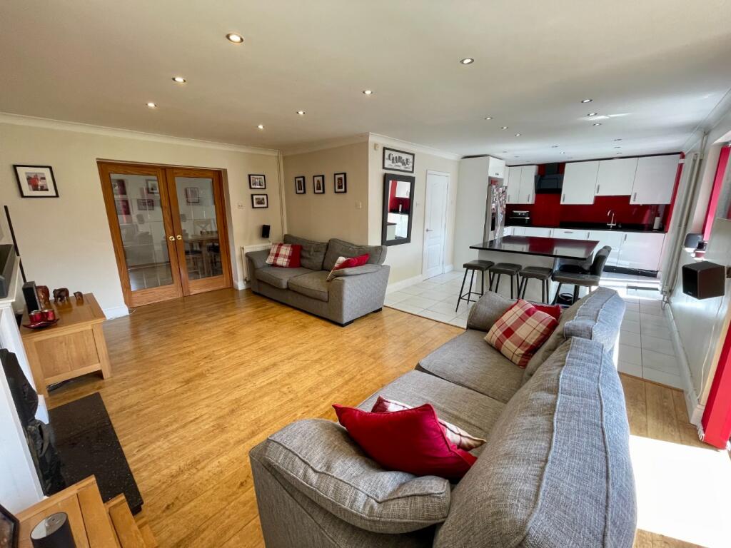 Sheringham Close, Luton, Bedfordshire, LU2 7AN photo 3