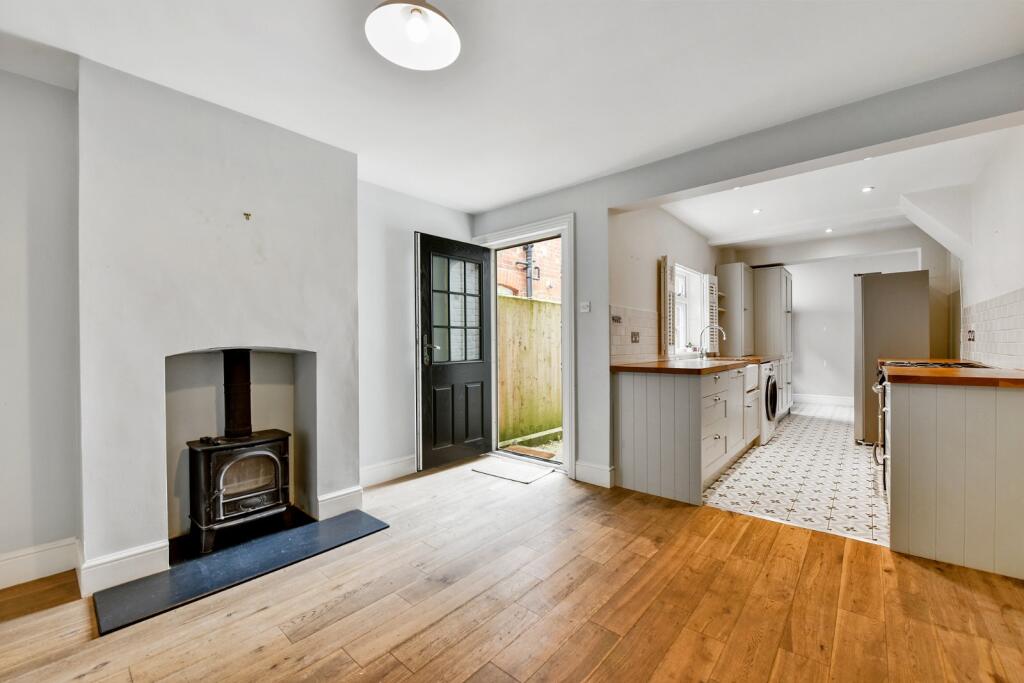 House in Slough - View 3