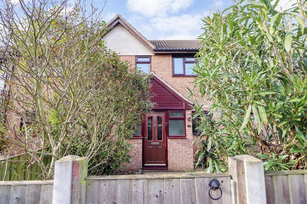 Main image of property: Wick Lane, Wickford