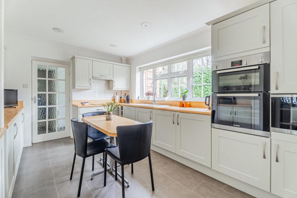 Additional image 4 of Gidian Court, Park Street Lane, Park Street, St. Albans, AL2