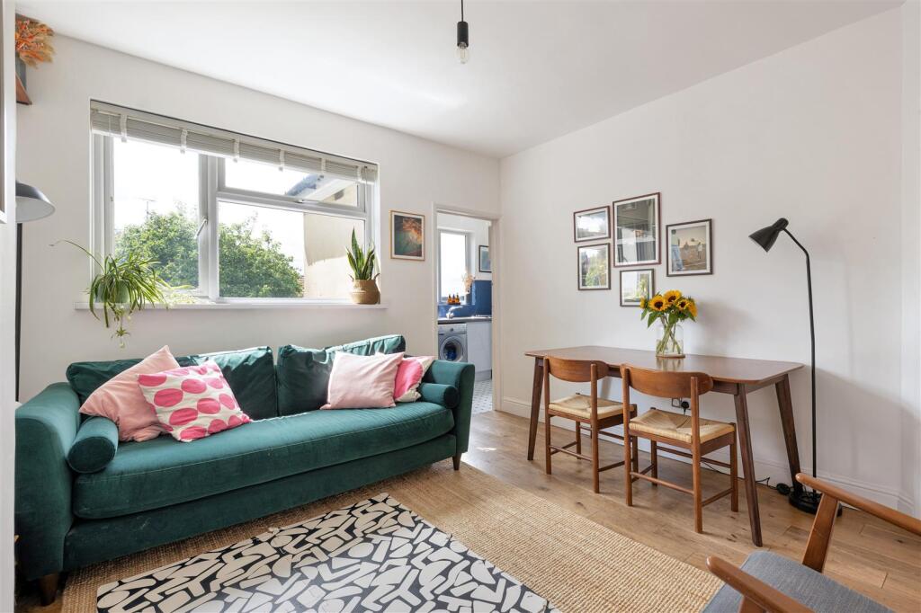 Apartment in London, Walthamstow Village, Leyton - More