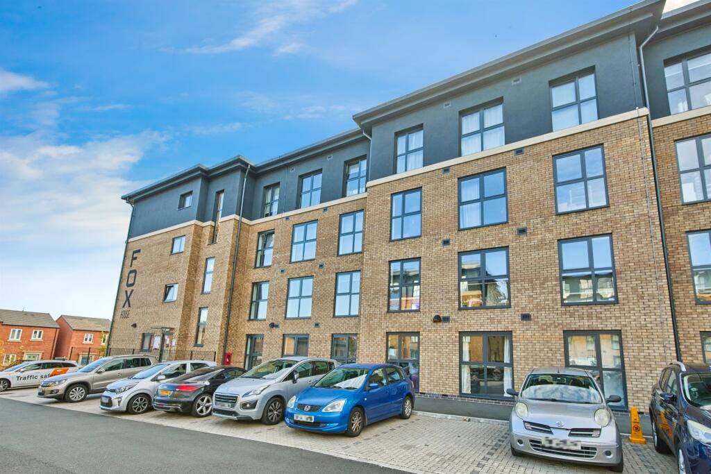 2-bed flat on Erasmus Drive, Derby, £165,000