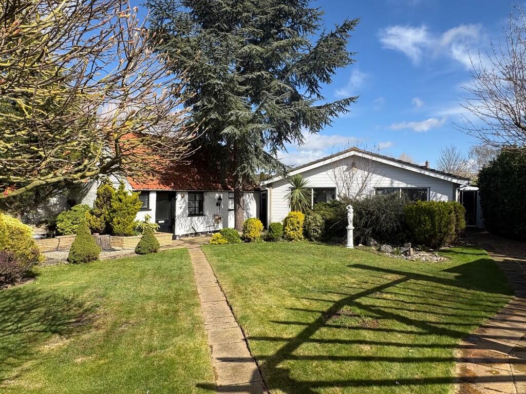 Main image of property: Broadway, Crowland
