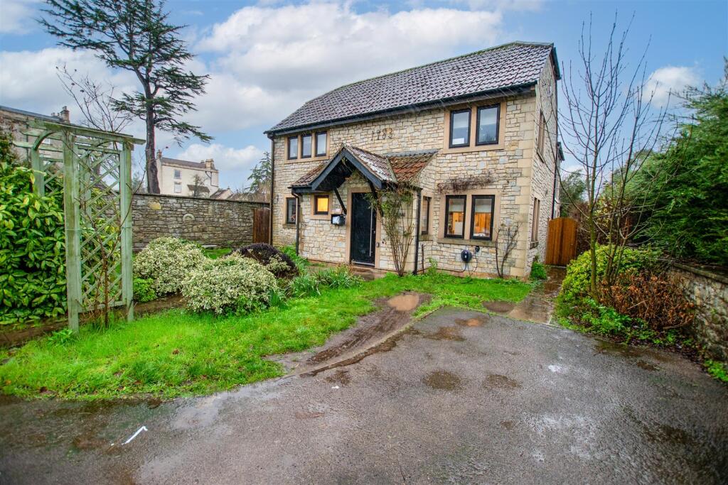 Main image of property: Saltford Court, Saltford, Bristol