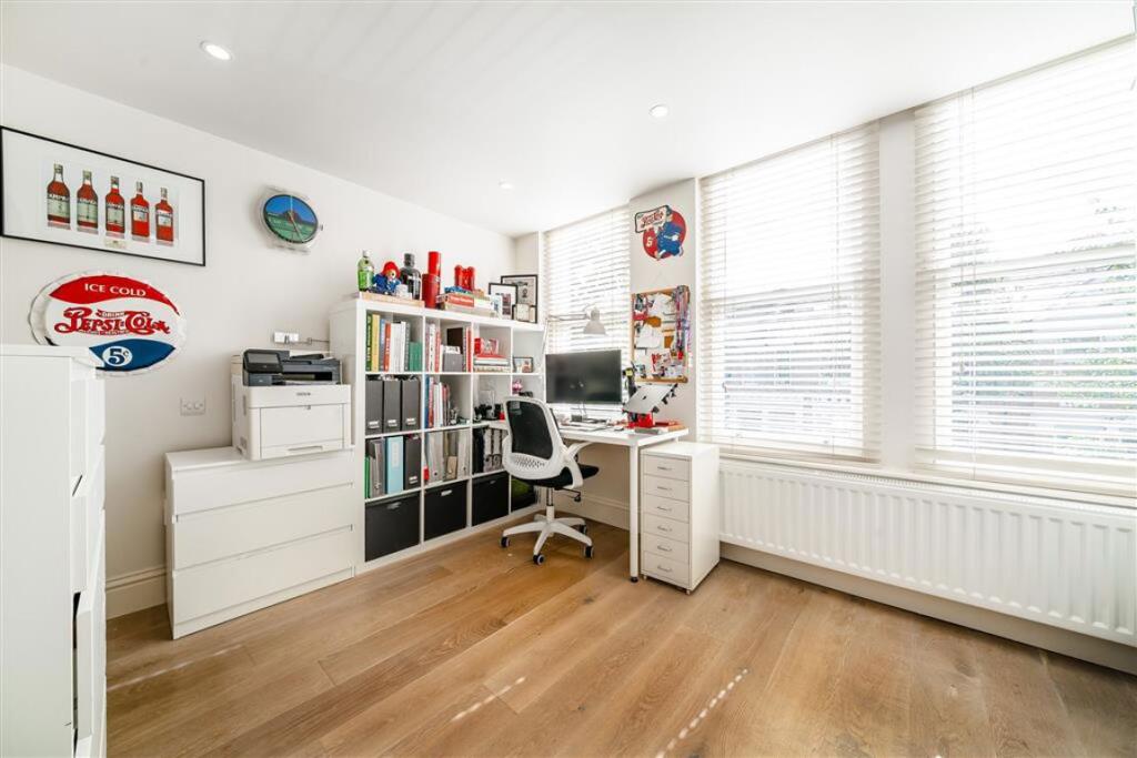 House in London - View 5