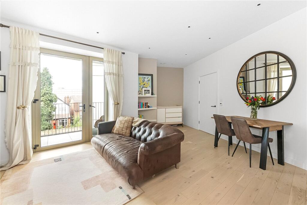 Apartment in London - View 5