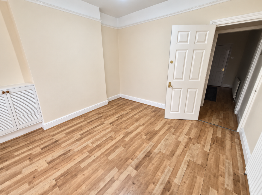 House in Luton - View 2
