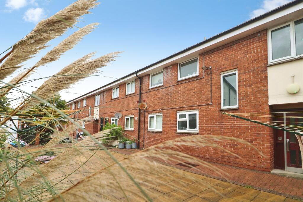 St. Davids Crescent, CARDIFF photo 3