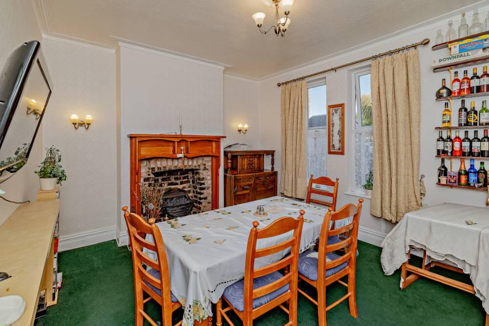 House in Wirral, Liverpool City Region - View 6