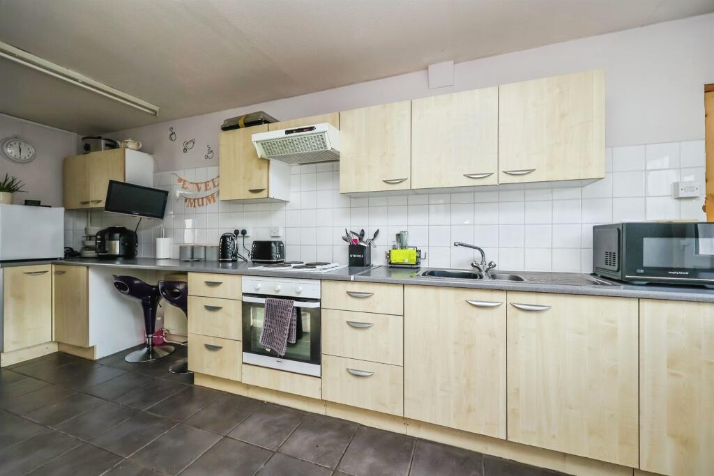 Wyndale Drive, Ilkeston photo 3