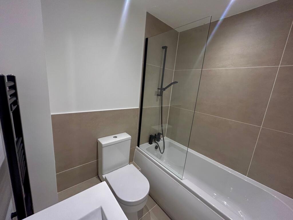 Apartment in Watford - View 5